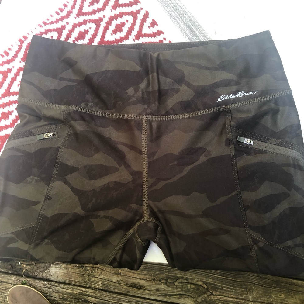 Eddie Bauer camo print athletic leggings